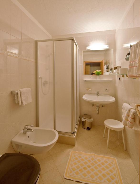 Hotel Rainegg Olang Bilik gambar