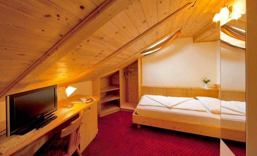 Hotel Rainegg Olang Bilik gambar